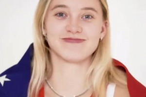 美国颜值最高？身披美国女篮国家队4号战袍的佩奇☺️拍大片